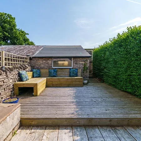 Woodville Terrace - Village Holiday home
